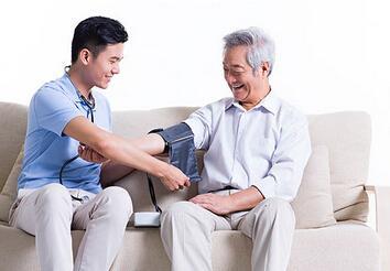 中老年人群高血压指标和青年人一样吗？